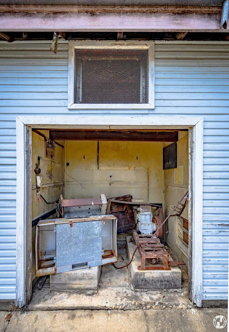 scheyville old machine inside a compartment